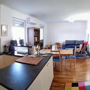 Appartement Family-friendly Flat With Balcony, Vienne
